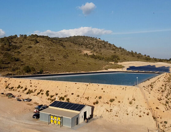 Energía independiente de la red para vivero - Jumilla, España