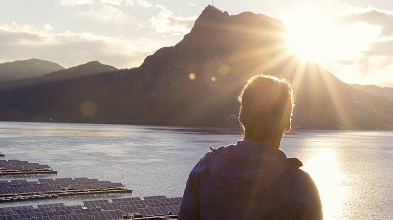 SMA Solar Technology AG registra un claro incremento de los resultados en los primeros nueve meses del año y la junta directiva espera un crecimiento significativo del volumen de ventas para 2022, a pesar de la escasez de materiales