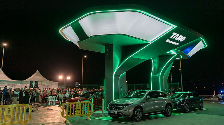 SMA revoluciona la movilidad sostenible con una estación de carga 100% off-grid en Canarias