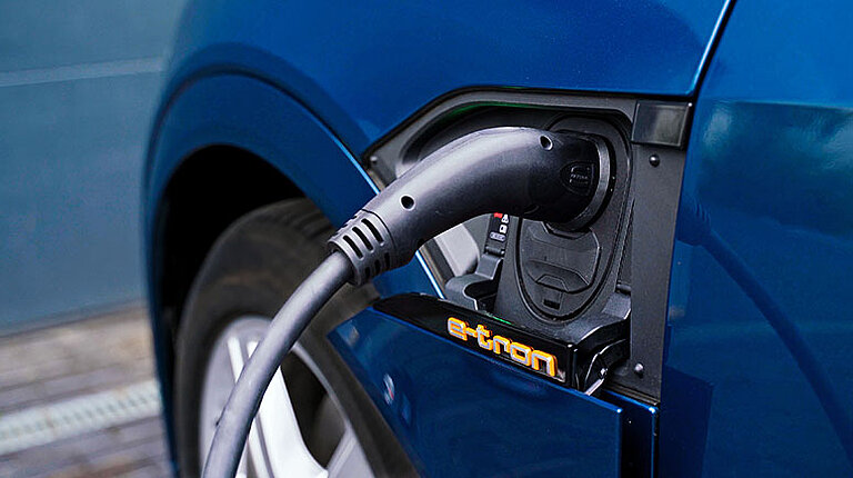Carga flexible y económica: SMA y Audi interconectan la gestión de la energía y la movilidad eléctrica